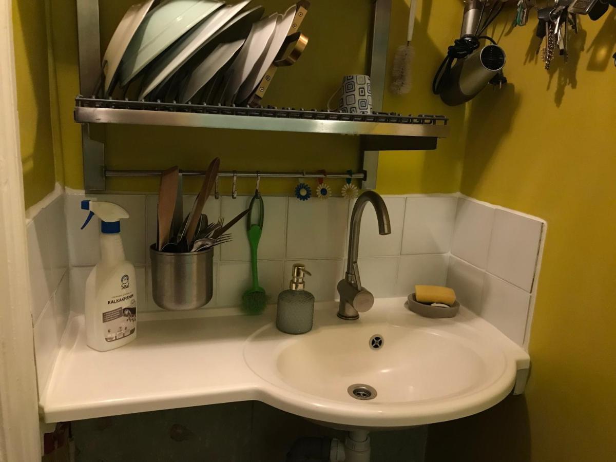 Cozy Condo For Up To 3 Travellers, With Kitchen And Bath 里加 外观 照片